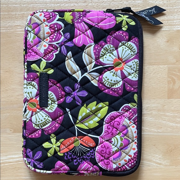 Vera Bradley Handbags - Vera Bradley Pirouette Pink Quilted Accessory case
